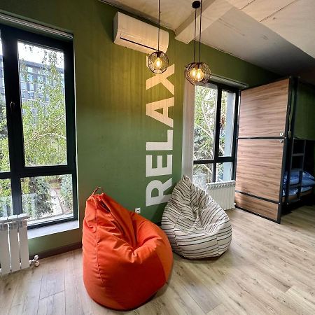 Izzzi Hostel Biszkek Zewnętrze zdjęcie