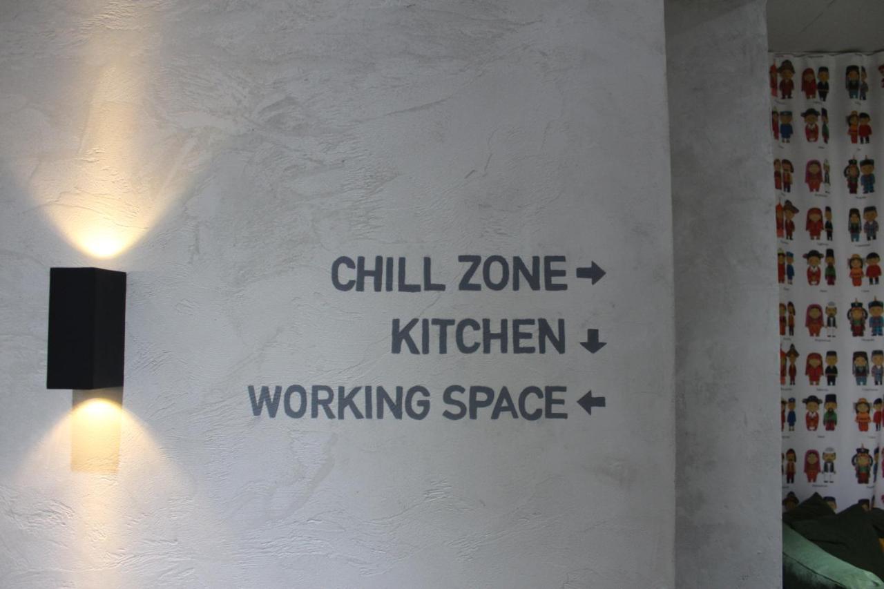 Izzzi Hostel Biszkek Zewnętrze zdjęcie