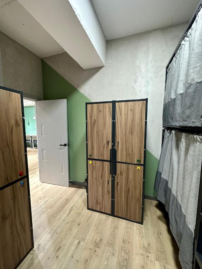Izzzi Hostel Biszkek Zewnętrze zdjęcie