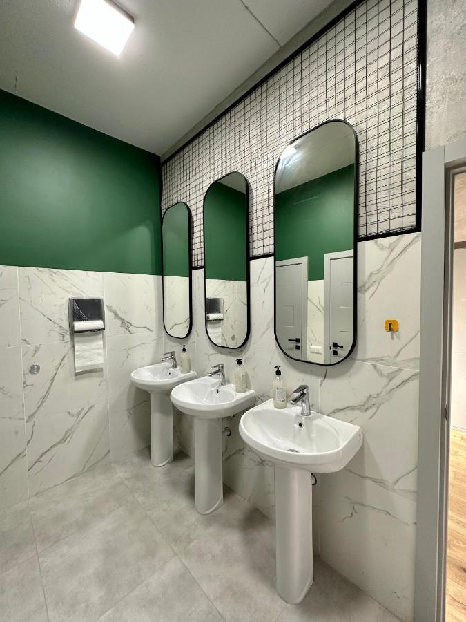 Izzzi Hostel Biszkek Zewnętrze zdjęcie