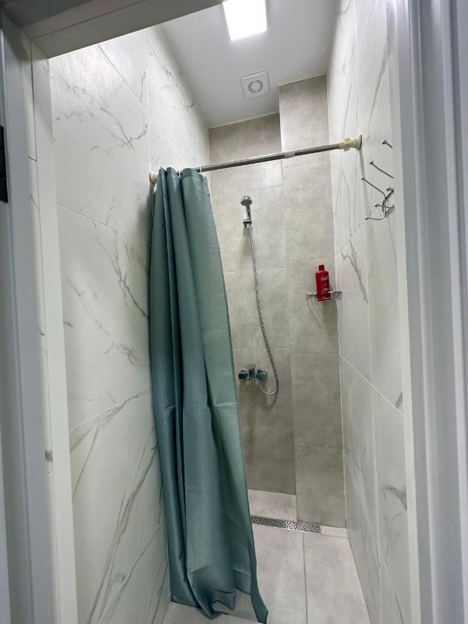 Izzzi Hostel Biszkek Zewnętrze zdjęcie